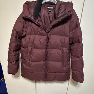 Outdoor Research Women’s Down Parka – Size XL – Plum/Burgundy